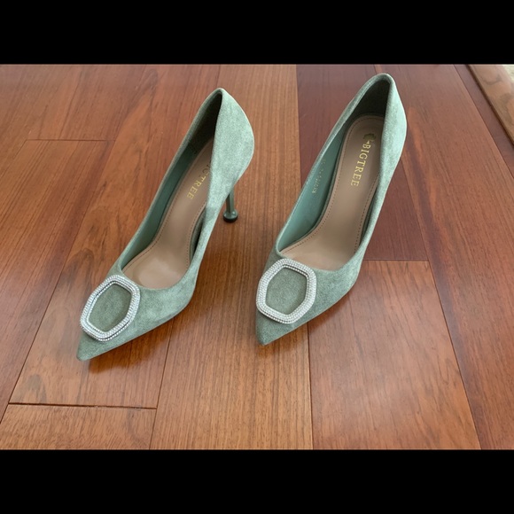 Big Tree brand heels - Picture 2 of 4